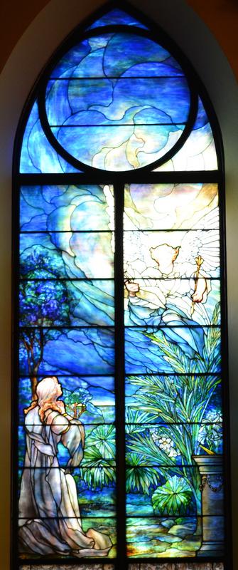Arnold Memorial Window:  Annunciation to the Virgin
